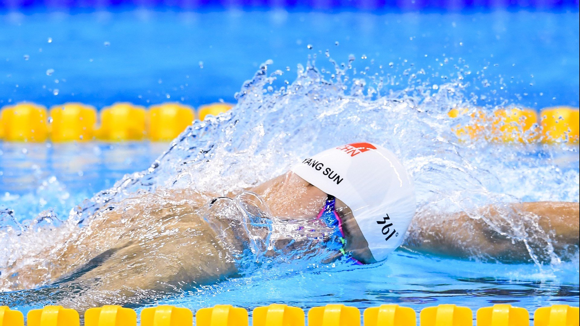 爱游戏电竞官网-跳水动作精准摩纳哥稳步晋级，摩纳哥钻石联赛女子跳高