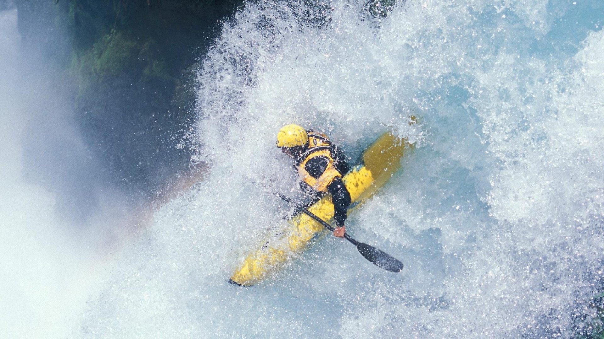 爱游戏平台-自然界之巅徒步竞速，挑战极限的荒野之旅，户外大自然徒步的好处